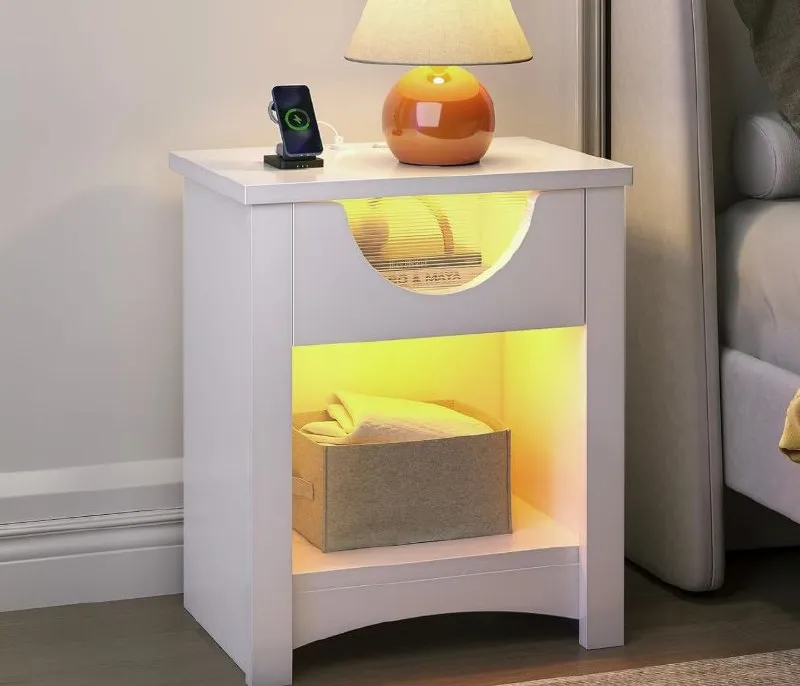 Mesita de Noche Bestier con Iluminación LED y Puerto USB-C (30x48x60cm)
