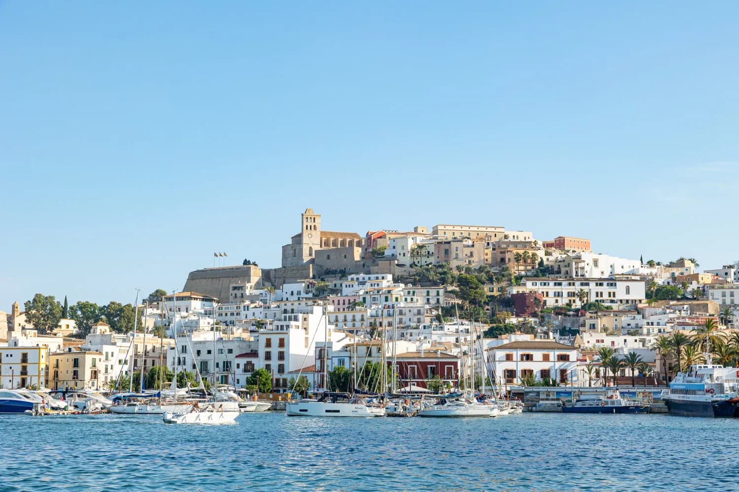 Estancia en Ibiza 4★ Todo Incluido con Ferry y Coche